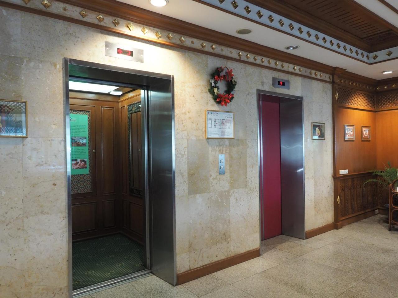 The Park Hotel, Чіангмай Екстер'єр фото